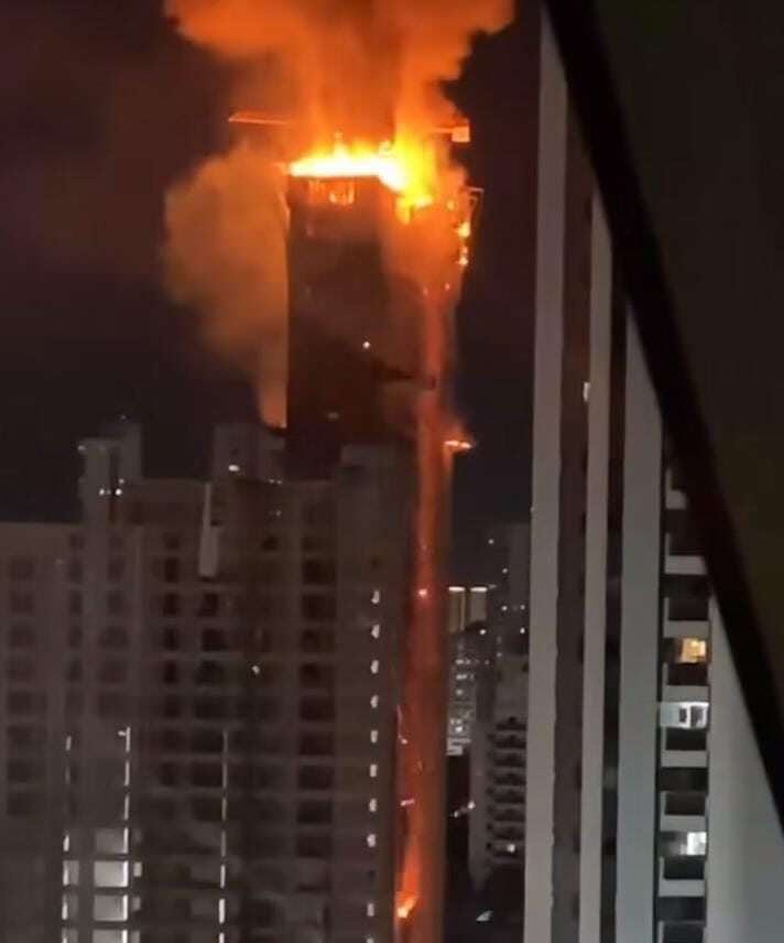 Recife – Edifício Botanik Torres em chamas