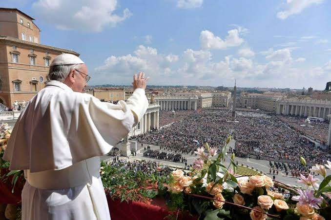 Papa Francisco aprova documento que entende como afronta a dignidade humana, dentre eles LGBTQI+