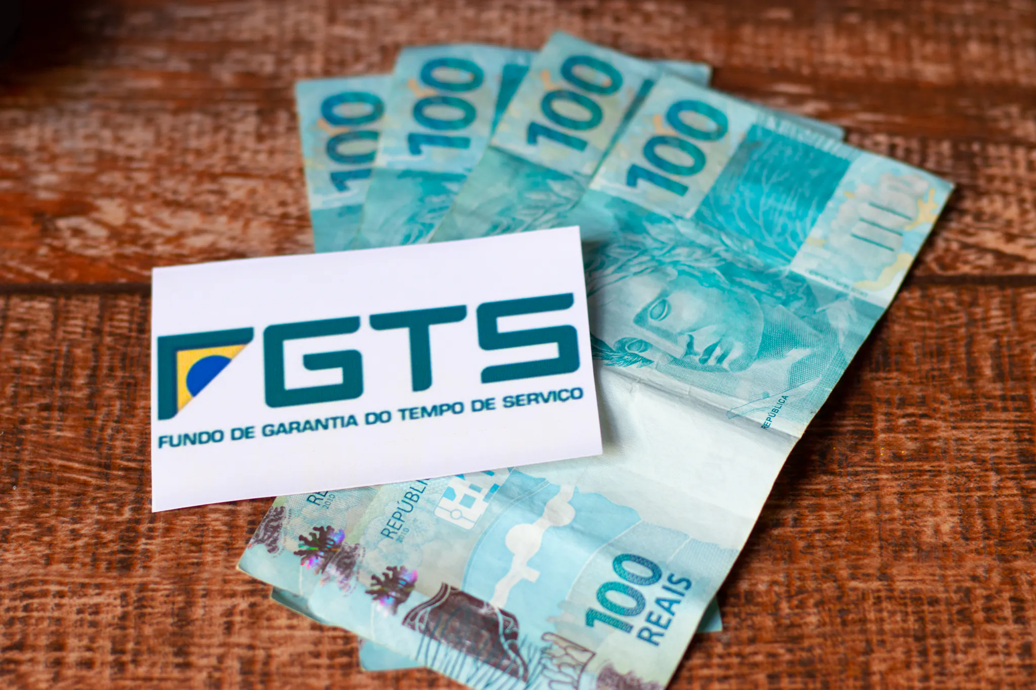 Bancos reforçam campanha pelo saque-aniversário do FGTS antes de mudança das regras