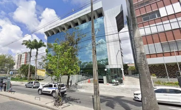 TRE-PE inicia geração de mídias e preparação das urnas para as Eleições 2026